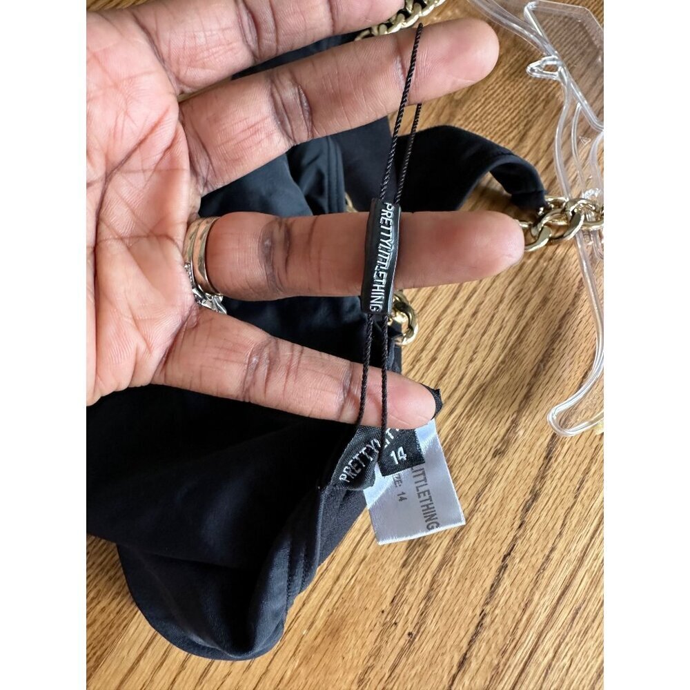PrettyLittleThing Black One-Piece Swimsuit With Gold Chain Straps - Picture 4 of 8